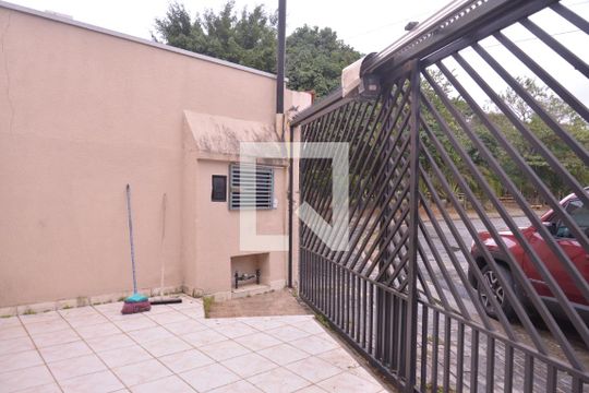 Garagem de casa para alugar com 3 quartos, 129m² em Jardim Stella, Santo André