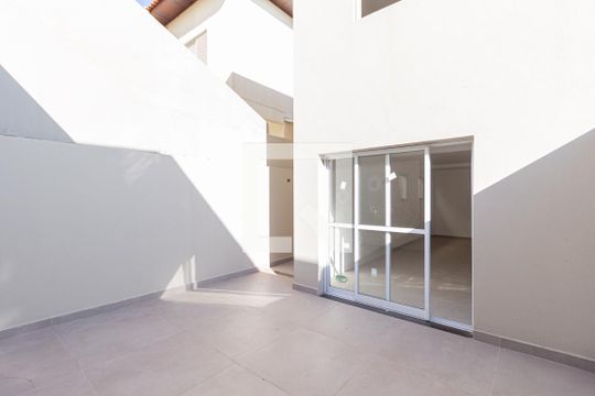 Quintal de casa à venda com 3 quartos, 135m² em Novo Osasco, Osasco