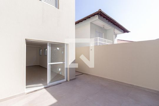 Quintal de casa à venda com 3 quartos, 135m² em Novo Osasco, Osasco