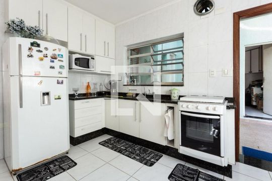 Casa à venda com 4 quartos, 205m² em Indianópolis, São Paulo