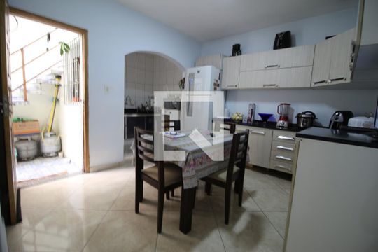 Cozinha de casa à venda com 2 quartos, 180m² em Jardim Tietê, São Paulo