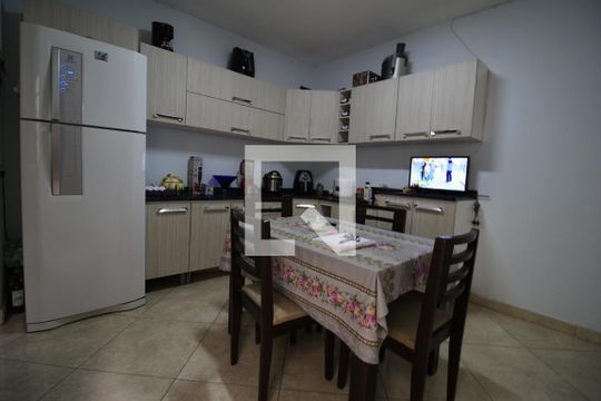 Cozinha de casa à venda com 2 quartos, 180m² em Jardim Tietê, São Paulo