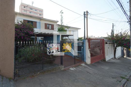 Fachada de casa à venda com 3 quartos, 201m² em Vila Marari, São Paulo