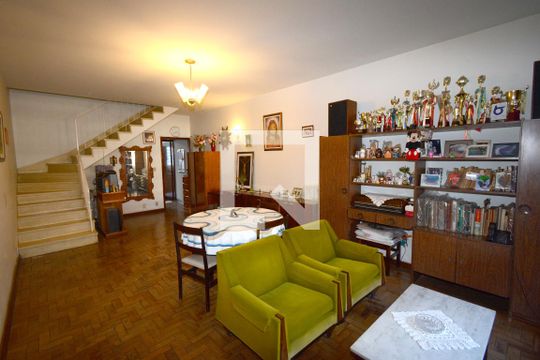 Sala de casa à venda com 3 quartos, 201m² em Vila Marari, São Paulo