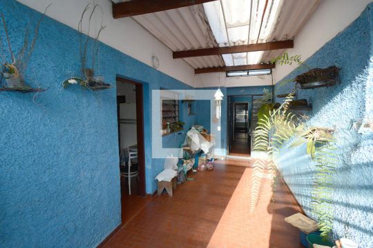 Quintal de casa à venda com 3 quartos, 201m² em Vila Marari, São Paulo