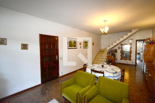 Sala de casa à venda com 3 quartos, 201m² em Vila Marari, São Paulo