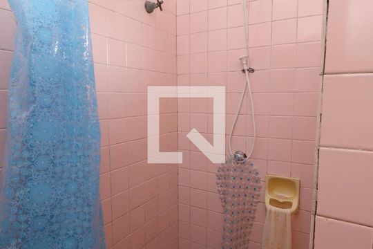 Banheiro de casa à venda com 3 quartos, 201m² em Vila Marari, São Paulo