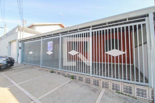 Fachada de casa à venda com 3 quartos, 200m² em Jardim Conceição, Campinas