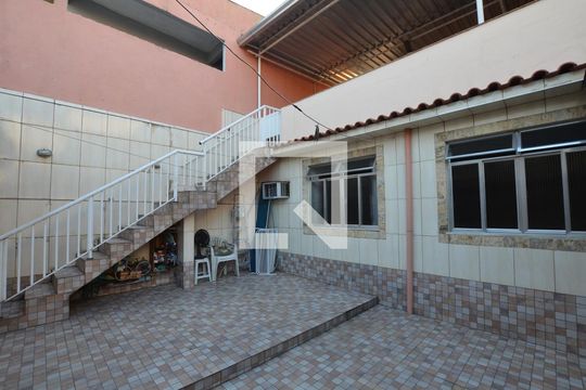 Quintal de casa à venda com 4 quartos, 230m² em Irajá, Rio de Janeiro