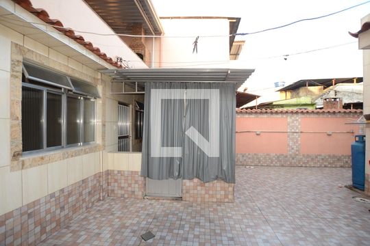 Quintal de casa à venda com 4 quartos, 230m² em Irajá, Rio de Janeiro