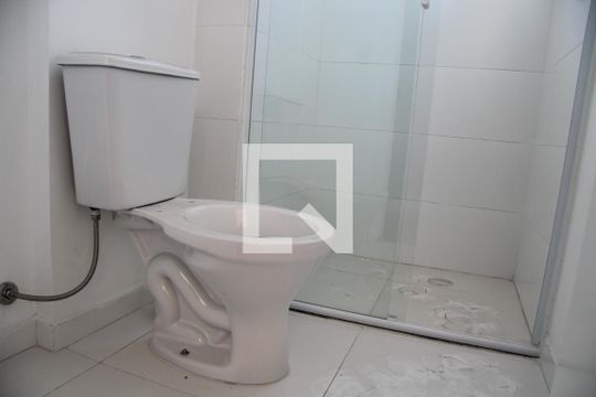 Banheiro  de apartamento para alugar com 1 quarto, 36m² em Vila das Palmeiras, Guarulhos