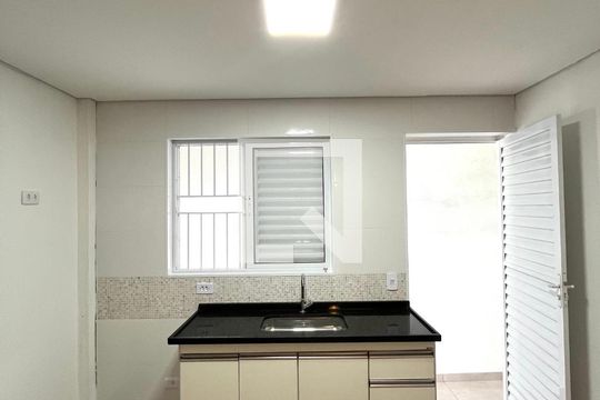 Cozinha de kitnet/studio para alugar com 1 quarto, 20m² em Jardim Oriental, São Paulo