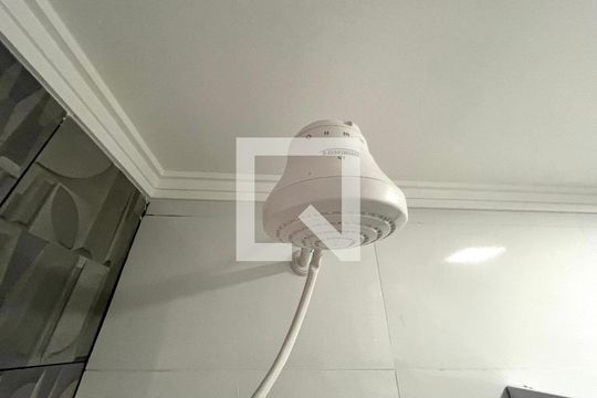 Banheiro de kitnet/studio para alugar com 1 quarto, 20m² em Jardim Oriental, São Paulo