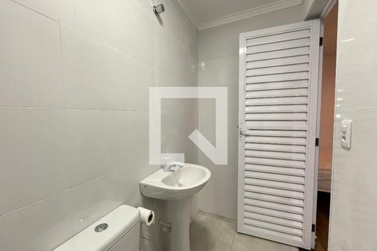 Banheiro de kitnet/studio para alugar com 1 quarto, 20m² em Jardim Oriental, São Paulo