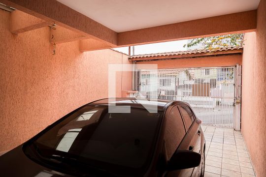 Garagem de casa à venda com 3 quartos, 160m² em Conjunto Residencial Jardim Canaa, São Paulo