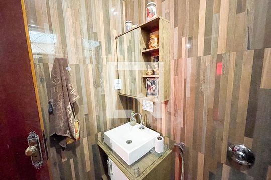 Banheiro da Suíte de casa à venda com 3 quartos, 126m² em Industrial, Contagem