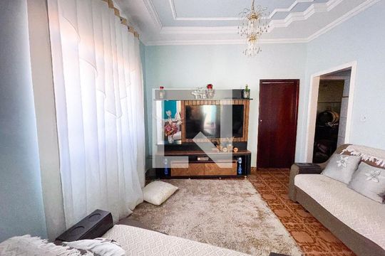 Sala de casa à venda com 3 quartos, 126m² em Industrial, Contagem