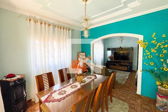 Sala de casa à venda com 3 quartos, 126m² em Industrial, Contagem