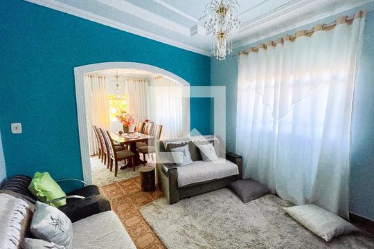 Sala de casa à venda com 3 quartos, 126m² em Industrial, Contagem