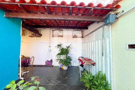 gara de casa à venda com 3 quartos, 126m² em Industrial, Contagem
