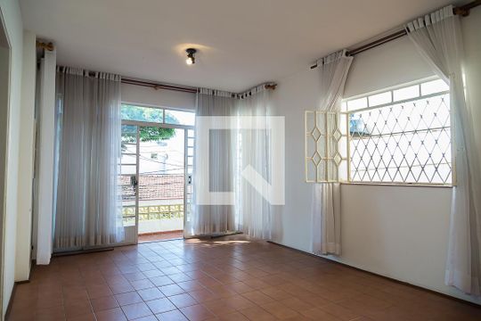 Casa à venda com 3 quartos, 160m² em Chácara Inglesa, São Paulo