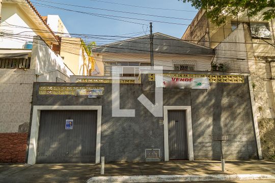 Fachada de casa à venda com 3 quartos, 160m² em Chácara Inglesa, São Paulo