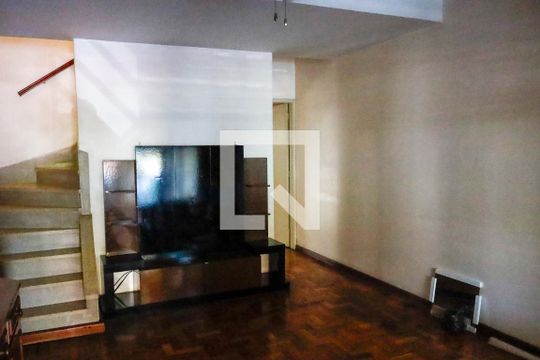 Casa à venda com 2 quartos, 117m² em Centro, Osasco