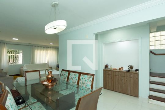 Casa para alugar com 3 quartos, 320m² em Indianópolis, São Paulo