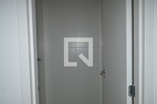 Banheiro + Lavabo de apartamento para alugar com 1 quarto, 30m² em Ipiranga, São Paulo