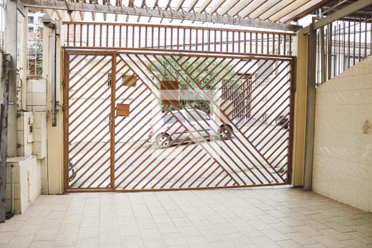 Garagem de casa à venda com 3 quartos, 110m² em Parada Inglesa, São Paulo
