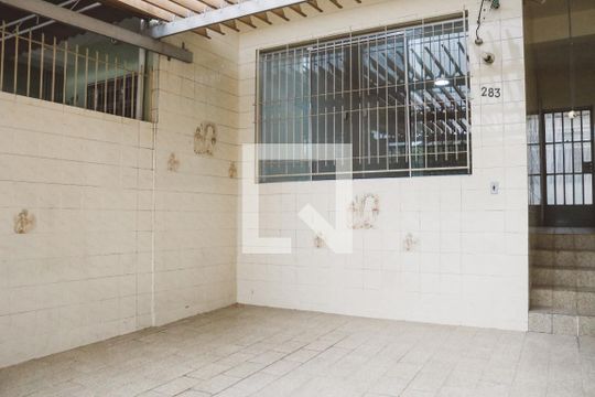 Garagem de casa à venda com 3 quartos, 110m² em Parada Inglesa, São Paulo