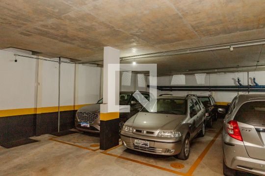 Garagem de apartamento para alugar com 4 quartos, 104m² em Chácara Santo Antônio (zona Sul), São Paulo