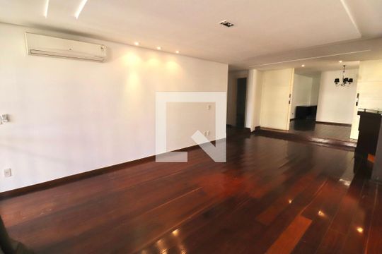 Apartamento para alugar com 4 quartos, 242m² em Setor Bueno, Goiânia