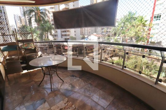 Varanda de apartamento para alugar com 4 quartos, 242m² em Setor Bueno, Goiânia