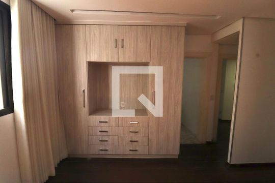 Quarto 1 de apartamento para alugar com 4 quartos, 242m² em Setor Bueno, Goiânia