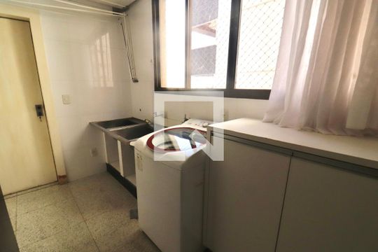 Área de Serviço de apartamento para alugar com 4 quartos, 242m² em Setor Bueno, Goiânia