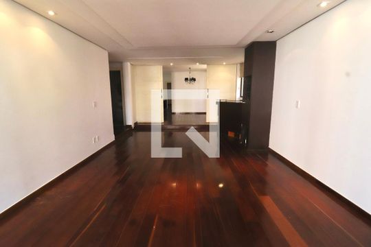Sala de apartamento para alugar com 4 quartos, 242m² em Setor Bueno, Goiânia