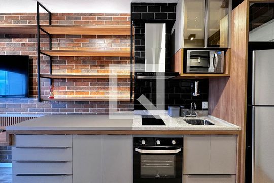 Cozinha de kitnet/studio para alugar com 0 quarto, 25m² em Jardim das Acácias, São Paulo