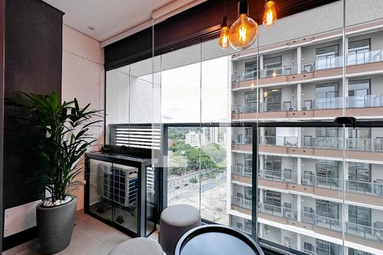 Sacada de kitnet/studio para alugar com 0 quarto, 25m² em Jardim das Acácias, São Paulo
