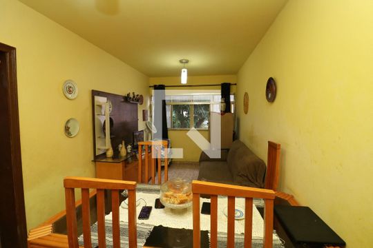 Sala de apartamento à venda com 3 quartos, 60m² em Tauá, Rio de Janeiro