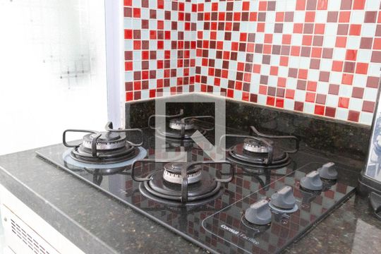 Cozinha de apartamento para alugar com 2 quartos, 54m² em Gopouva, Guarulhos