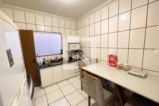 Cozinha de casa à venda com 6 quartos, 250m² em Diamante, Belo Horizonte