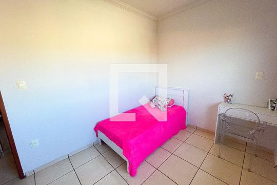 Quarto 1 de casa à venda com 6 quartos, 250m² em Diamante, Belo Horizonte