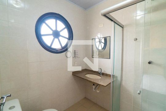 Banheiro da Suíte de casa de condomínio para alugar com 3 quartos, 185m² em Vila Parque Jabaquara, São Paulo