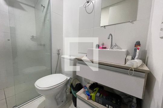 Banheiro Social de apartamento para alugar com 2 quartos, 42m² em Butantã, São Paulo