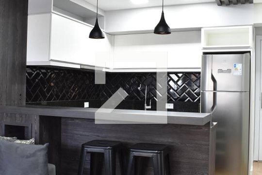 Cozinha de kitnet/studio para alugar com 1 quarto, 33m² em Centro, Curitiba