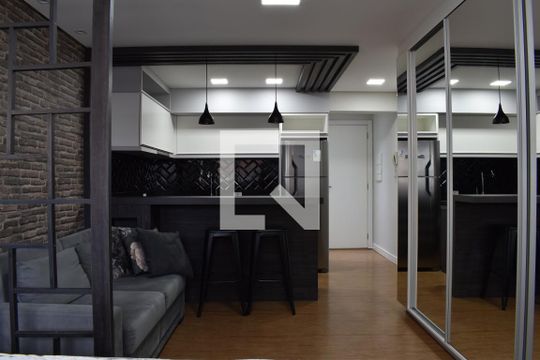 Kitnet/Studio para alugar com 1 quarto, 33m² em Centro, Curitiba