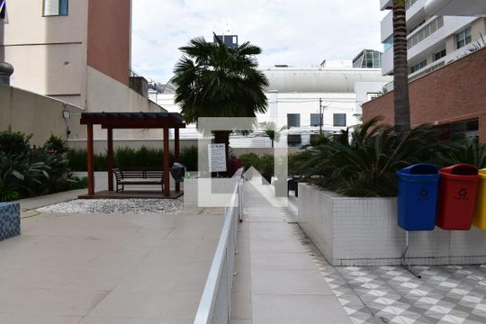 Área comum  de kitnet/studio para alugar com 1 quarto, 33m² em Centro, Curitiba