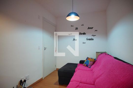 Sala de apartamento para alugar com 2 quartos, 48m² em Parque Santa Fé, Porto Alegre