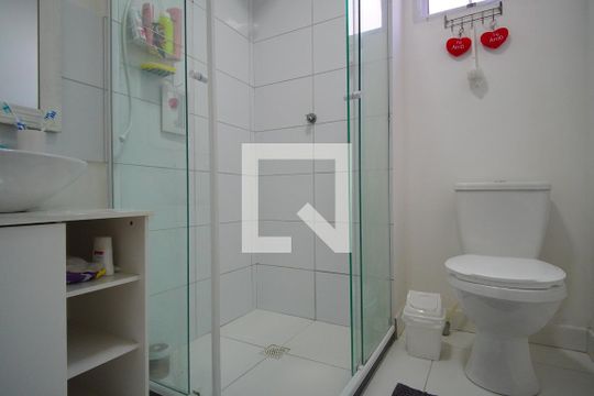 Banheiro Corredor de apartamento para alugar com 2 quartos, 48m² em Parque Santa Fé, Porto Alegre